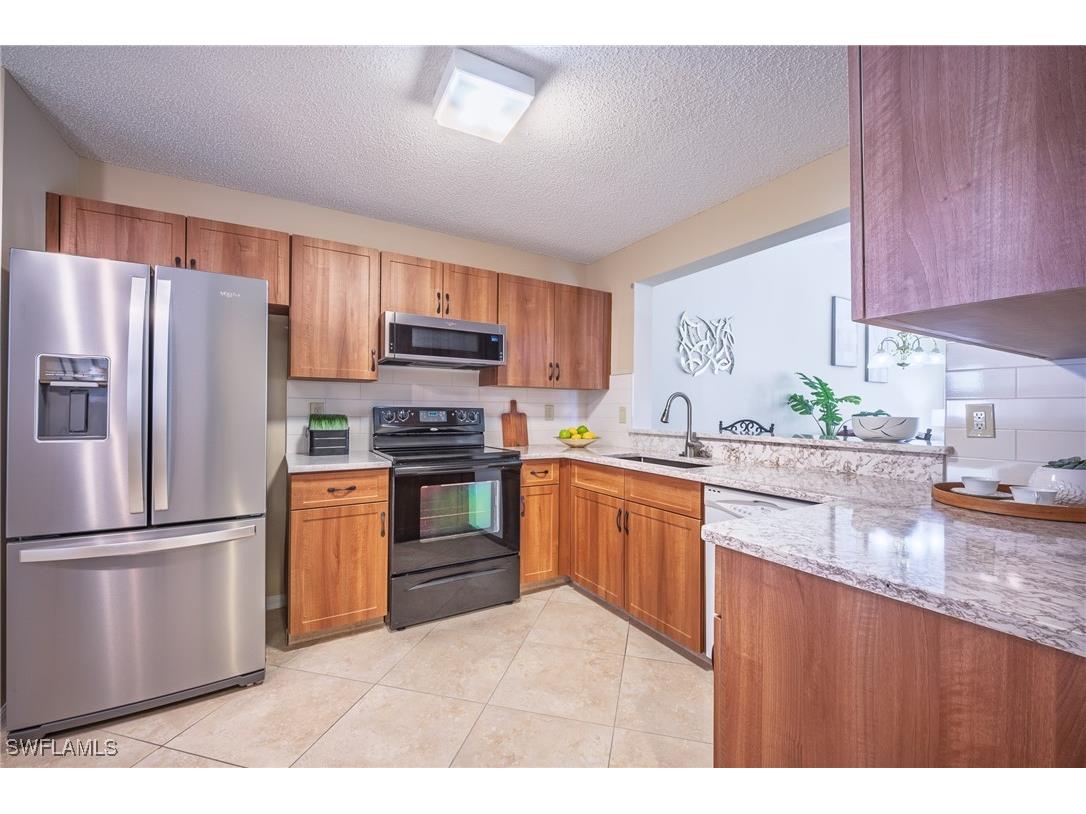 613 Squire Circle #204 Naples FL 34104 226005088 image3