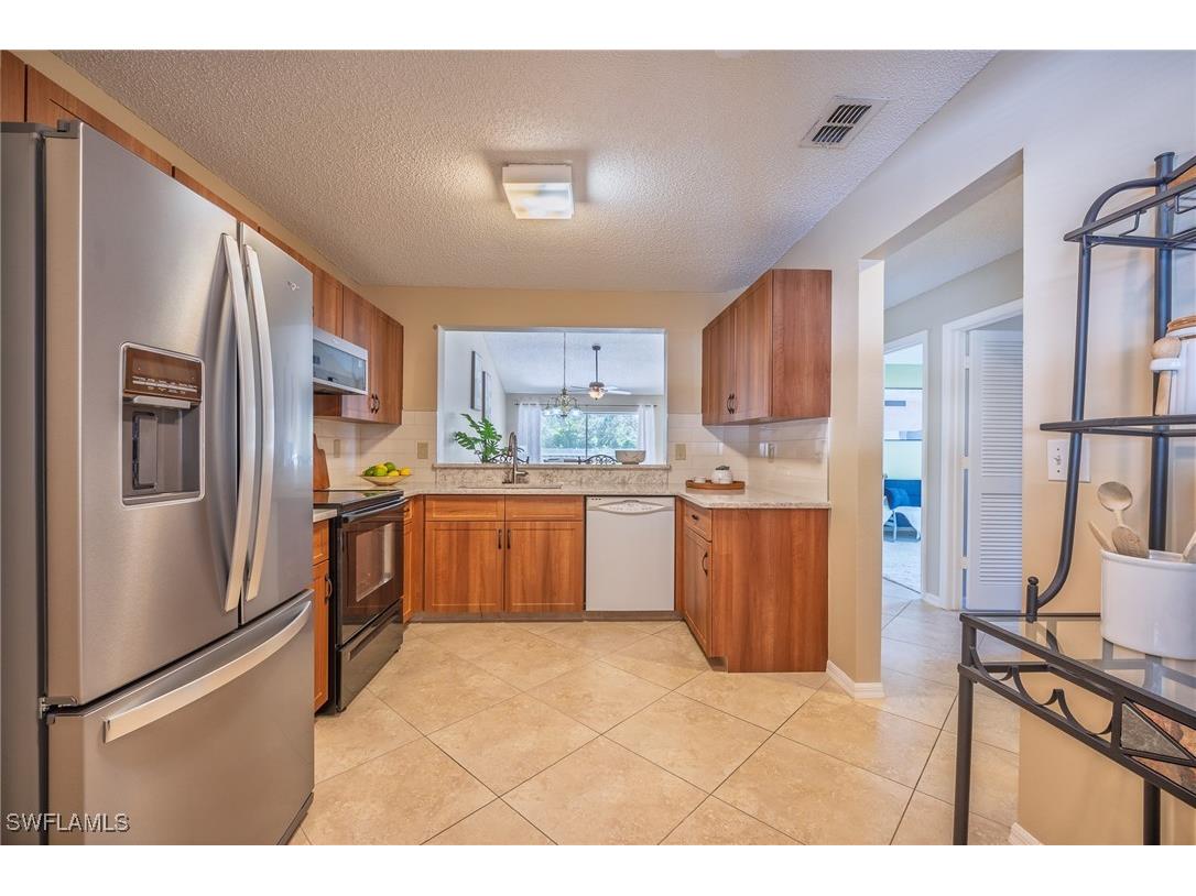 613 Squire Circle #204 Naples FL 34104 226005088 image5