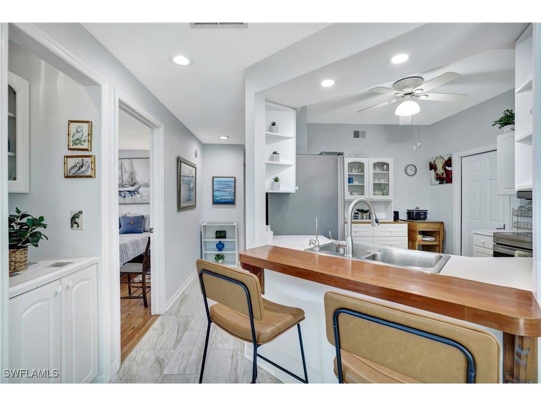 613 Windsor Square #101 Naples FL 34104 225074611 image4