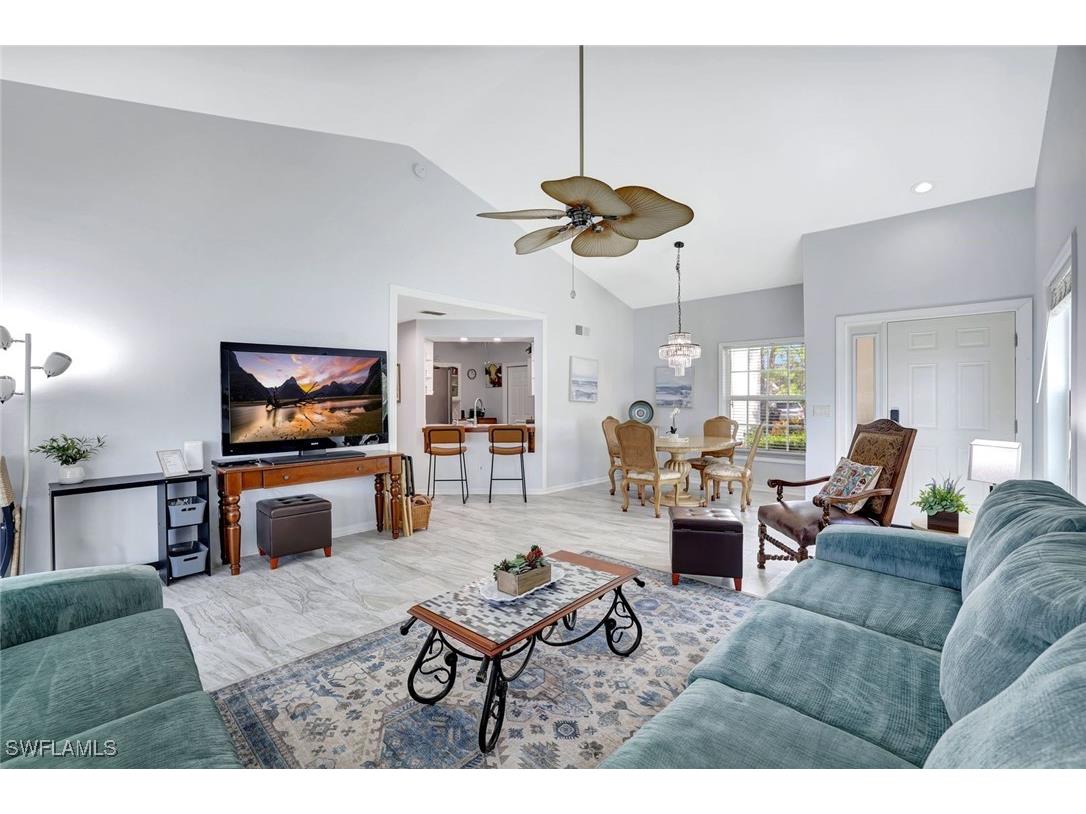 613 Windsor Square #101 Naples FL 34104 225074611 image7