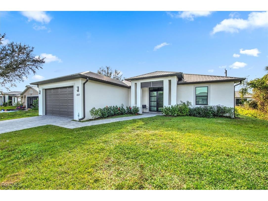 6137 Holt Court Fort Myers FL 33905 2025025807 image1