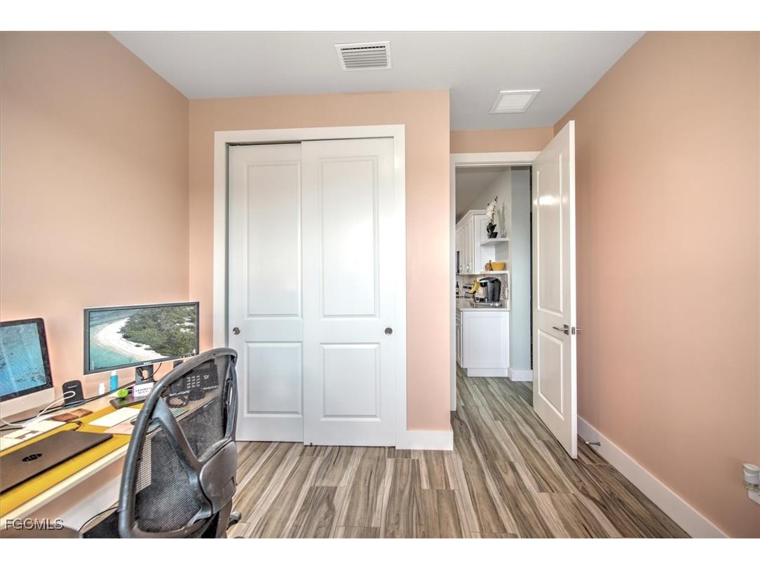 6137 Holt Court Fort Myers FL 33905 2025025807 image23