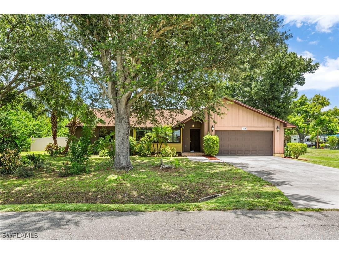 614 Calvin Avenue Lehigh Acres FL 33972 224057933 image1