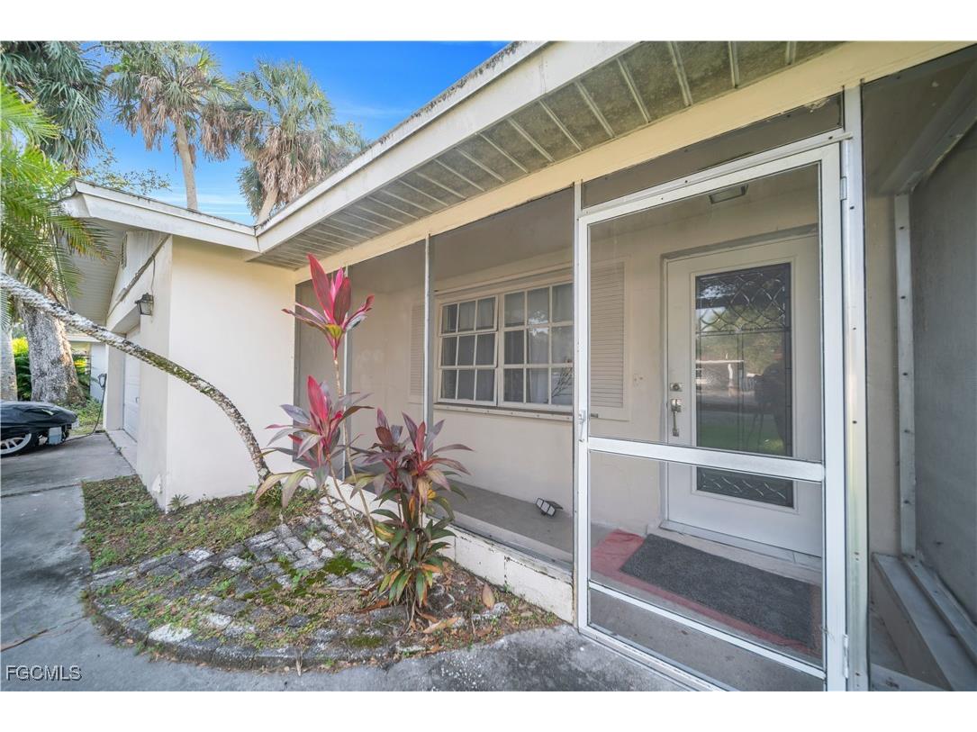 614 Carolina Avenue Fort Myers FL 33905 2025020201 image5
