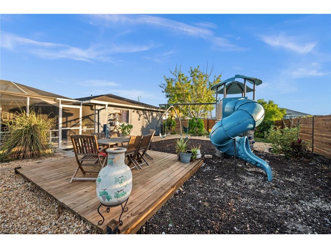 614 NE 1st Avenue Cape Coral FL 33909 2025025835 image40