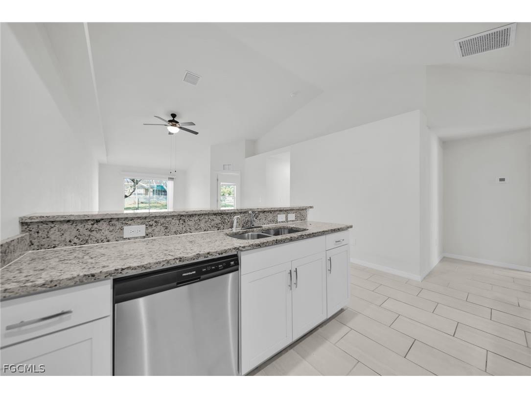 614 SW 3rd Court Cape Coral FL 33991 2026011404 image8