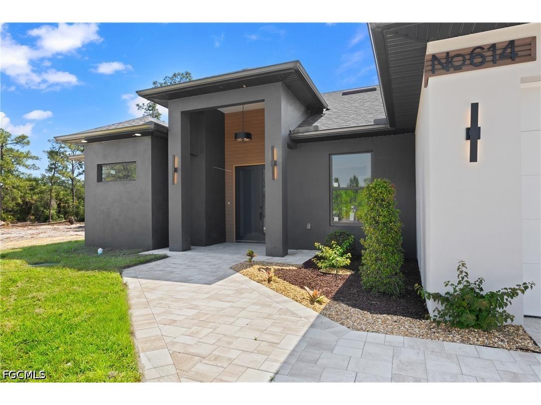 614 Scott Avenue Lehigh Acres FL 33972 2026019500 image2