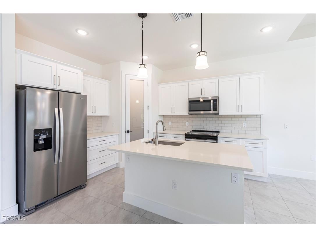 6141 Arbor Avenue Fort Myers FL 33905 2025011242 image16