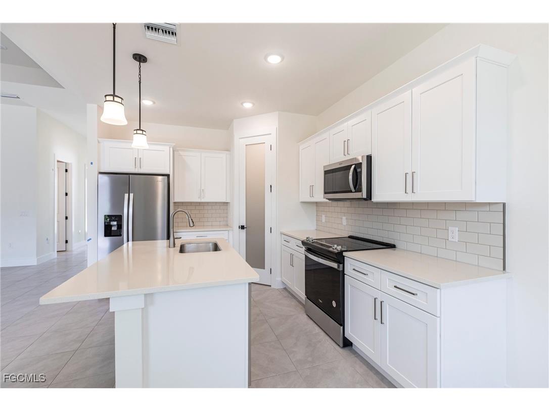 6141 Arbor Avenue Fort Myers FL 33905 2025011242 image17