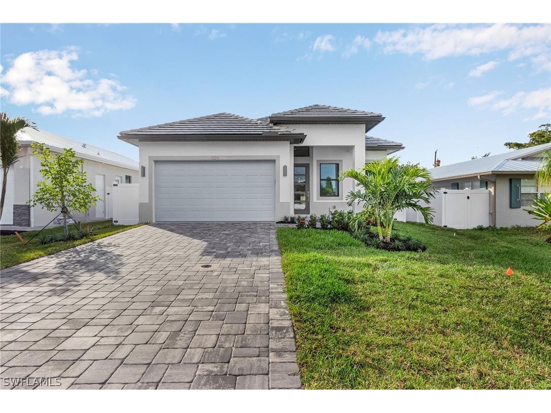 615 102nd Avenue N Naples FL 34108 224029560 image1