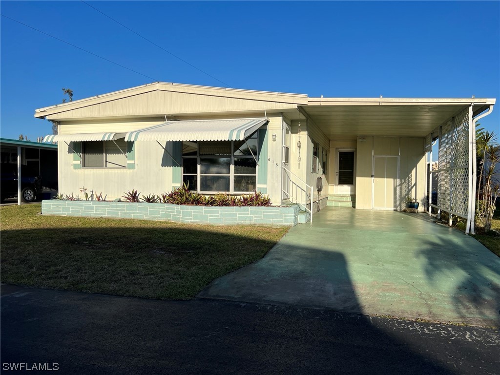 615 Friendly Place North Fort Myers FL 33917 223020397 image1