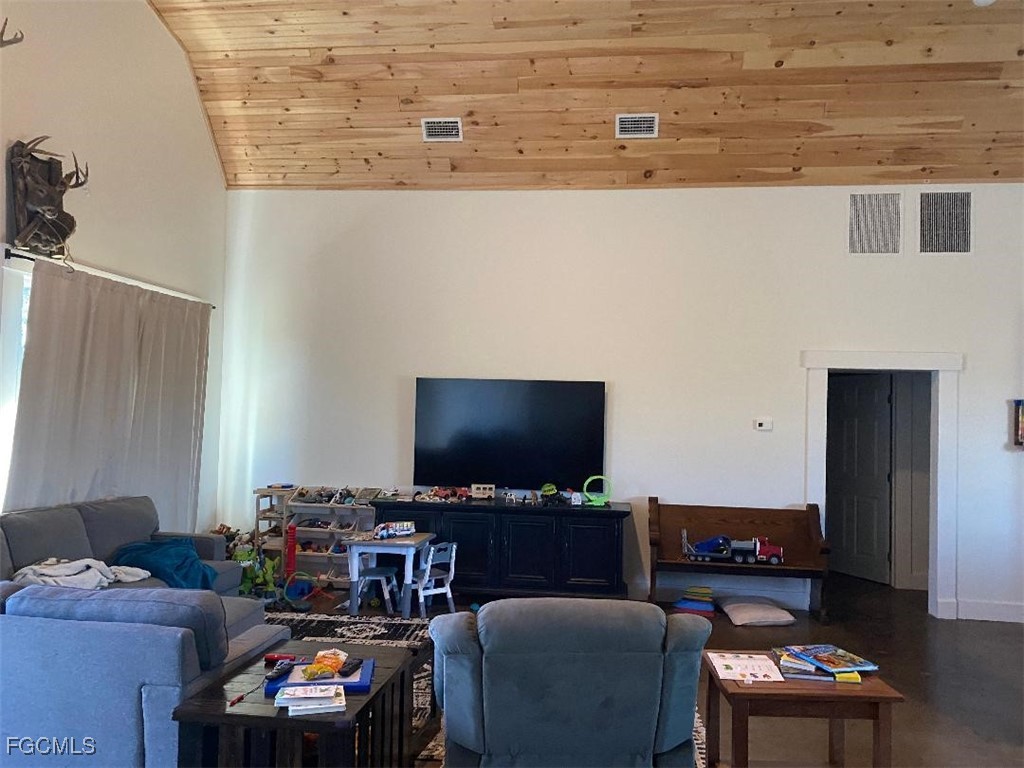 615 Kirby Thompson Road Fort Denaud FL 33935 2025020545 image2