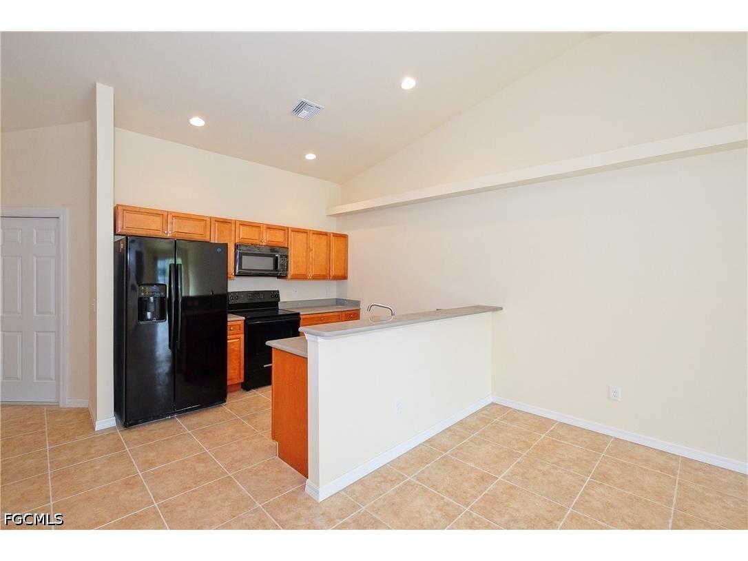 615 SE 6th Terrace Cape Coral FL 33990 2026019429 image14