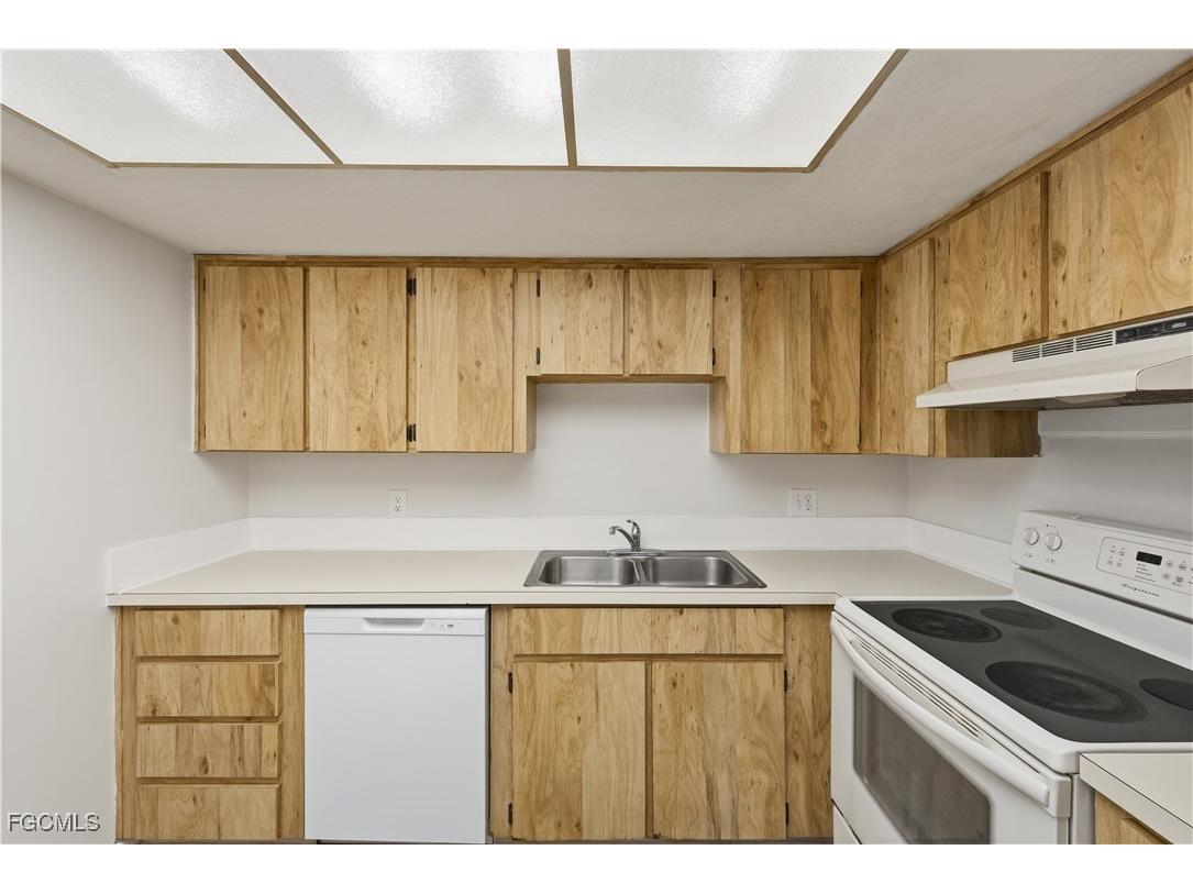 6150 Whiskey Creek Drive #807 Fort Myers FL 33919 2025016610 image9