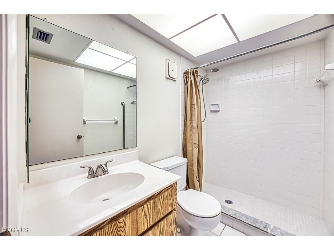 6150 Whiskey Creek Drive #811 Fort Myers FL 33919 2026004302 image24