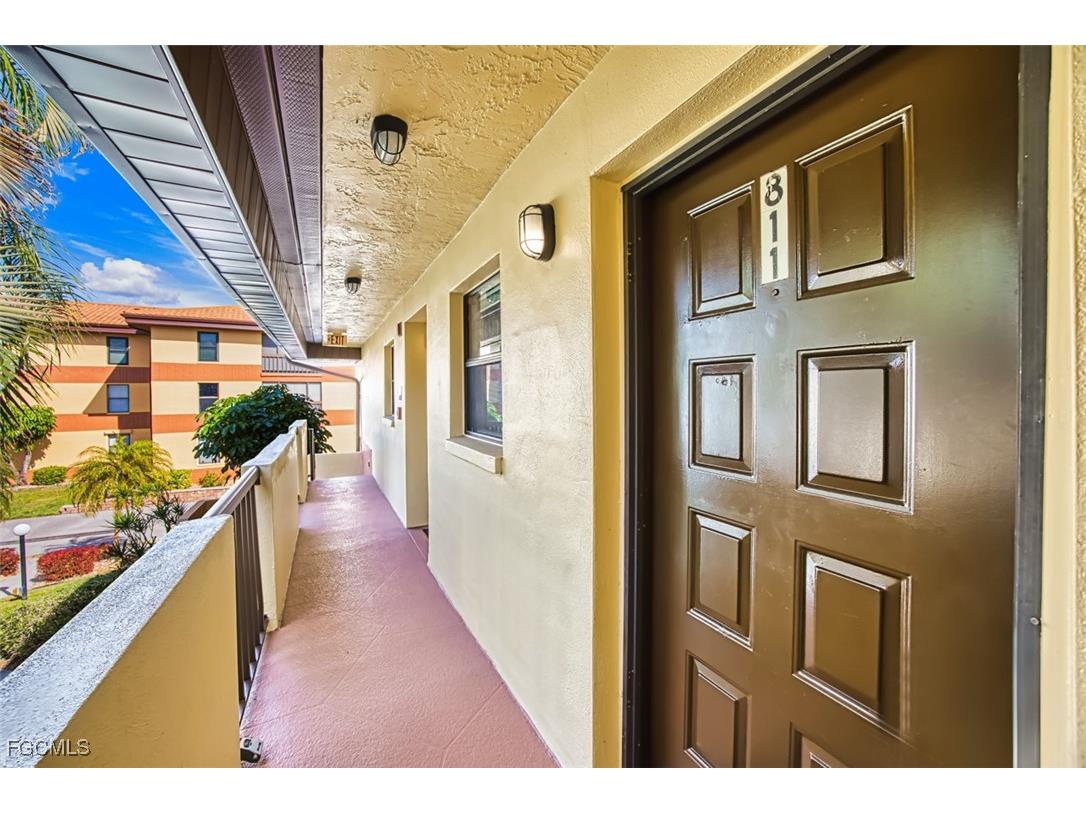 6150 Whiskey Creek Drive #811 Fort Myers FL 33919 2026004302 image4
