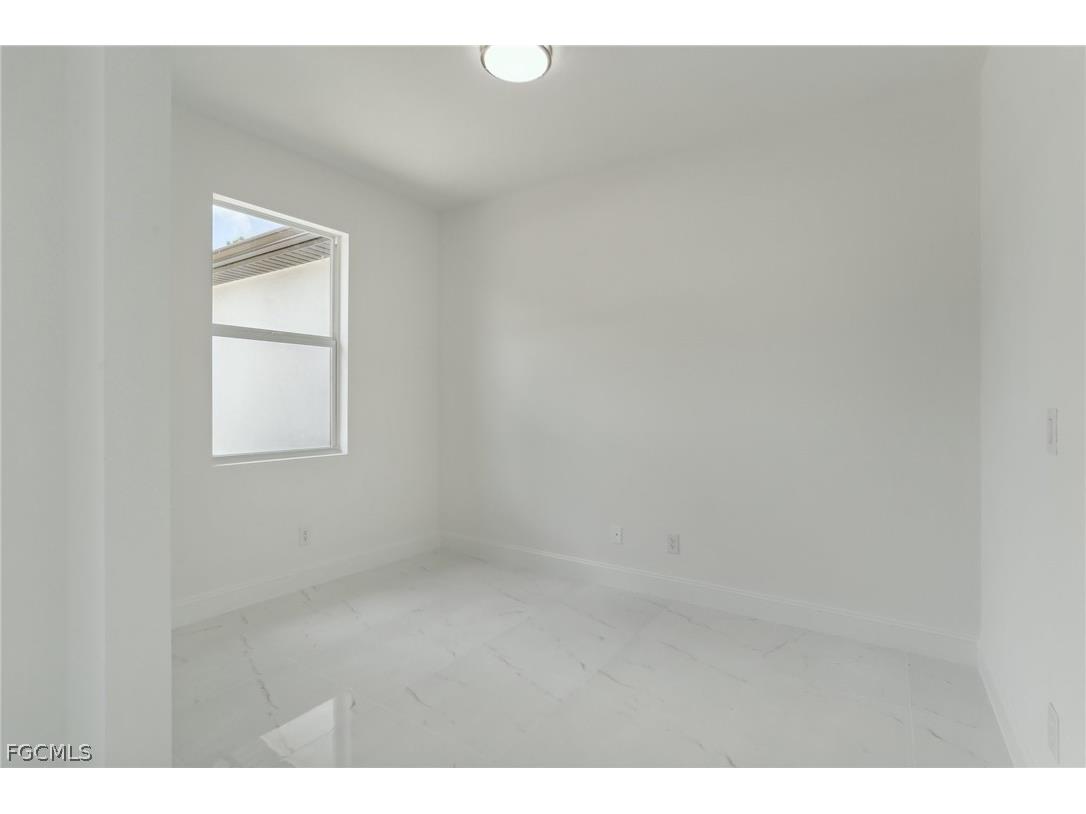6152 Hershey Avenue Fort Myers FL 33905 2026012390 image8