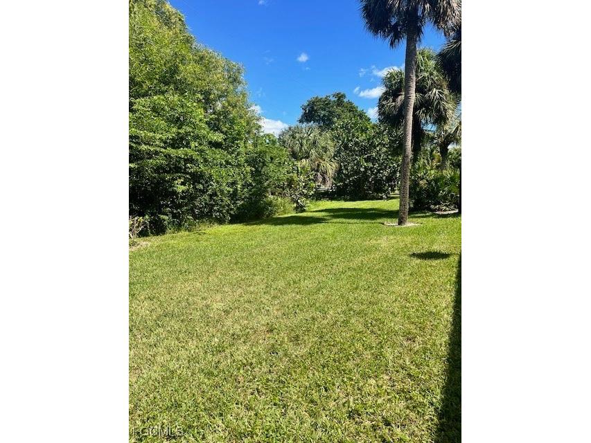 6156 Lake Front Drive Fort Myers FL 33908 2025014769 image23