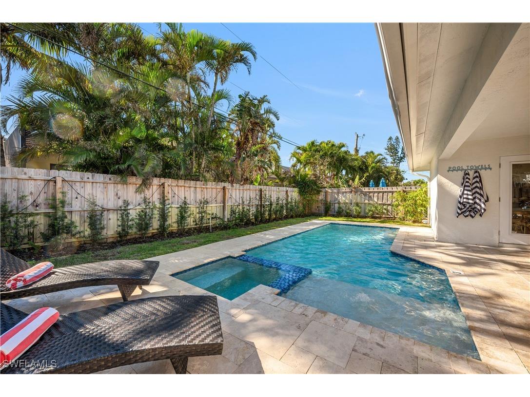 616 106th Avenue N Naples FL 34108 225001529 image1