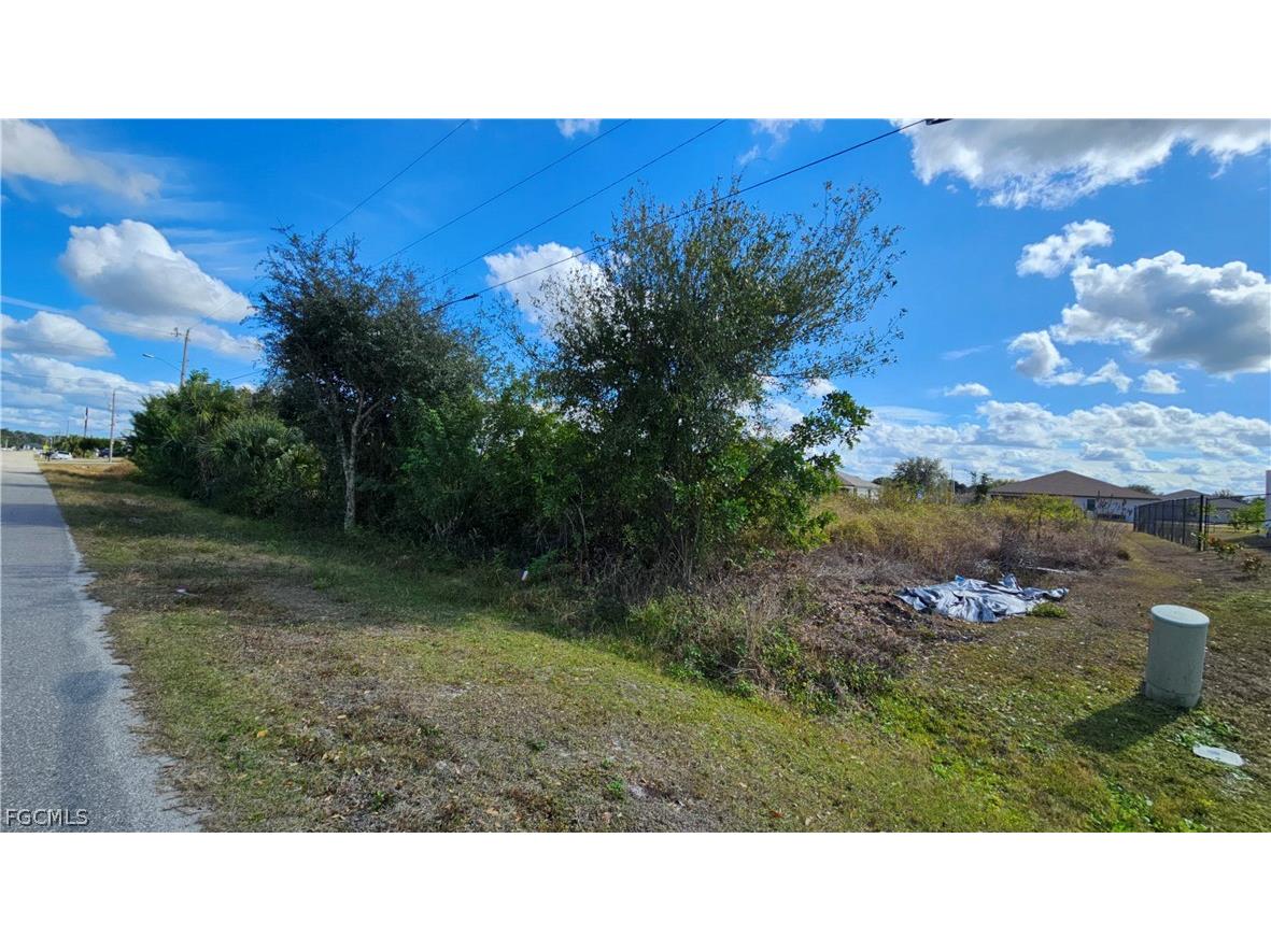 616 Kingsbury Street E Lehigh Acres FL 33974 2026003268 image1