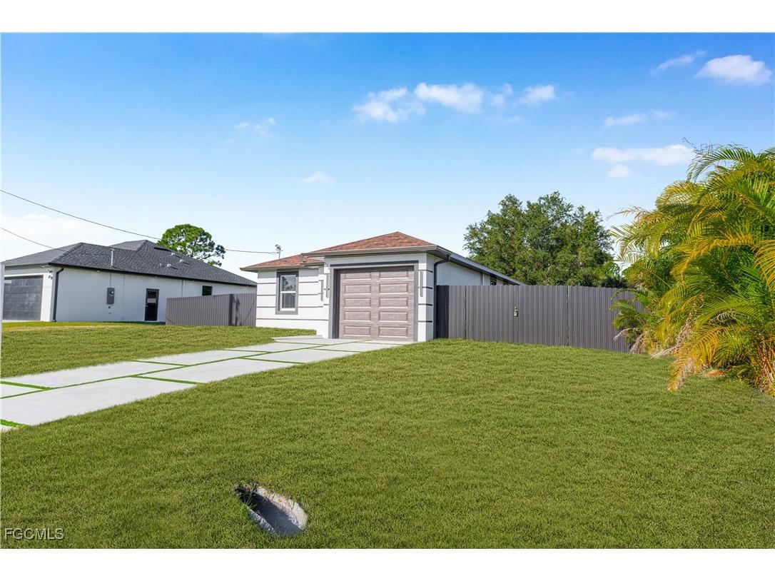 616 Parker Avenue S Lehigh Acres FL 33974 2025018954 image5