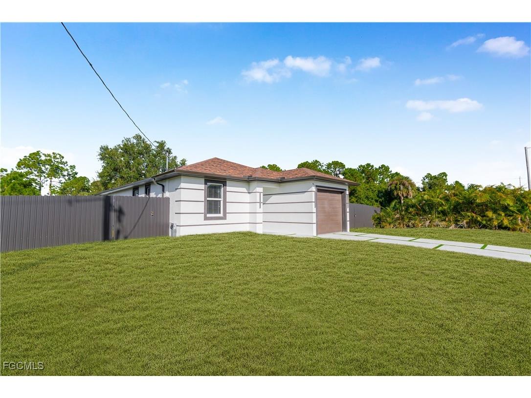 616 Parker Avenue S Lehigh Acres FL 33974 2025018954 image6