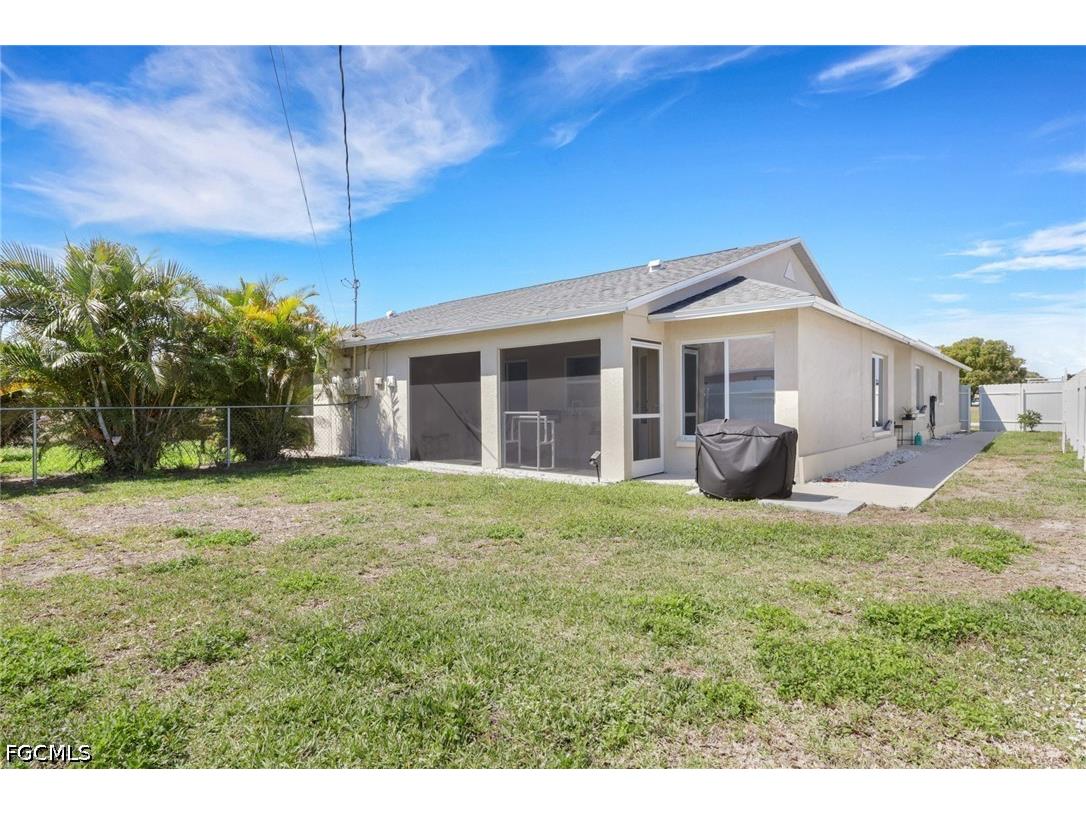 617/619 SE 12th Court Cape Coral FL 33990 2026014848 image16
