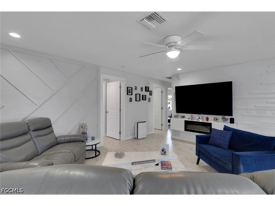 617/619 SE 12th Court Cape Coral FL 33990 2026014848 image2