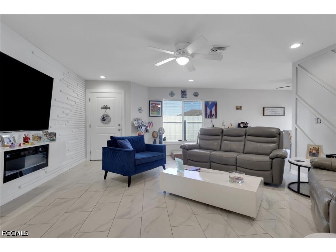 617/619 SE 12th Court Cape Coral FL 33990 2026014848 image3