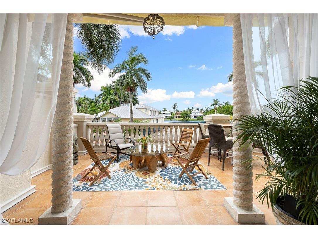 617 6th Avenue S #B-202 Naples FL 34102 223075167 image1