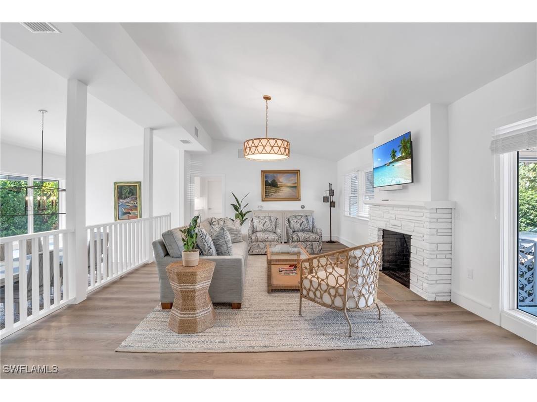 617 Gulf Shore Blvd N Naples FL 34102 226000328 image2