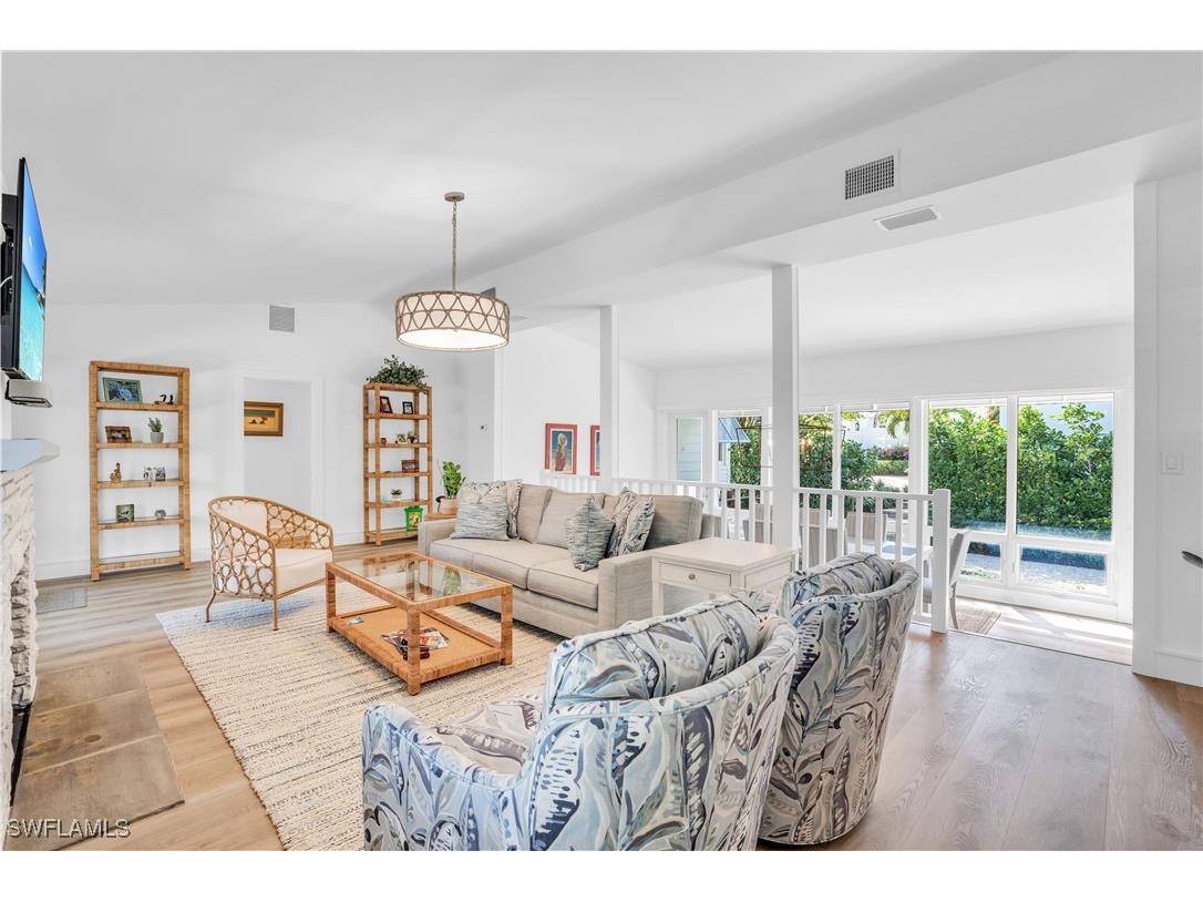 617 Gulf Shore Blvd N Naples FL 34102 226000328 image3