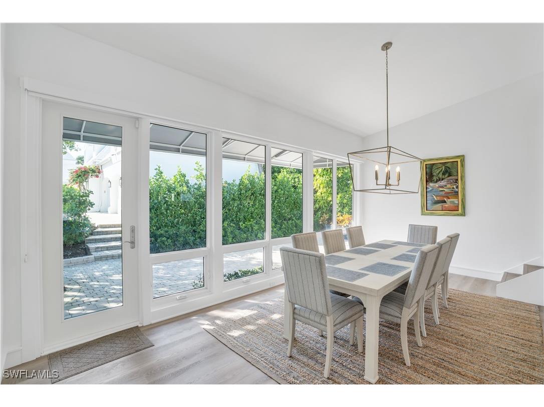 617 Gulf Shore Blvd N Naples FL 34102 226000328 image4