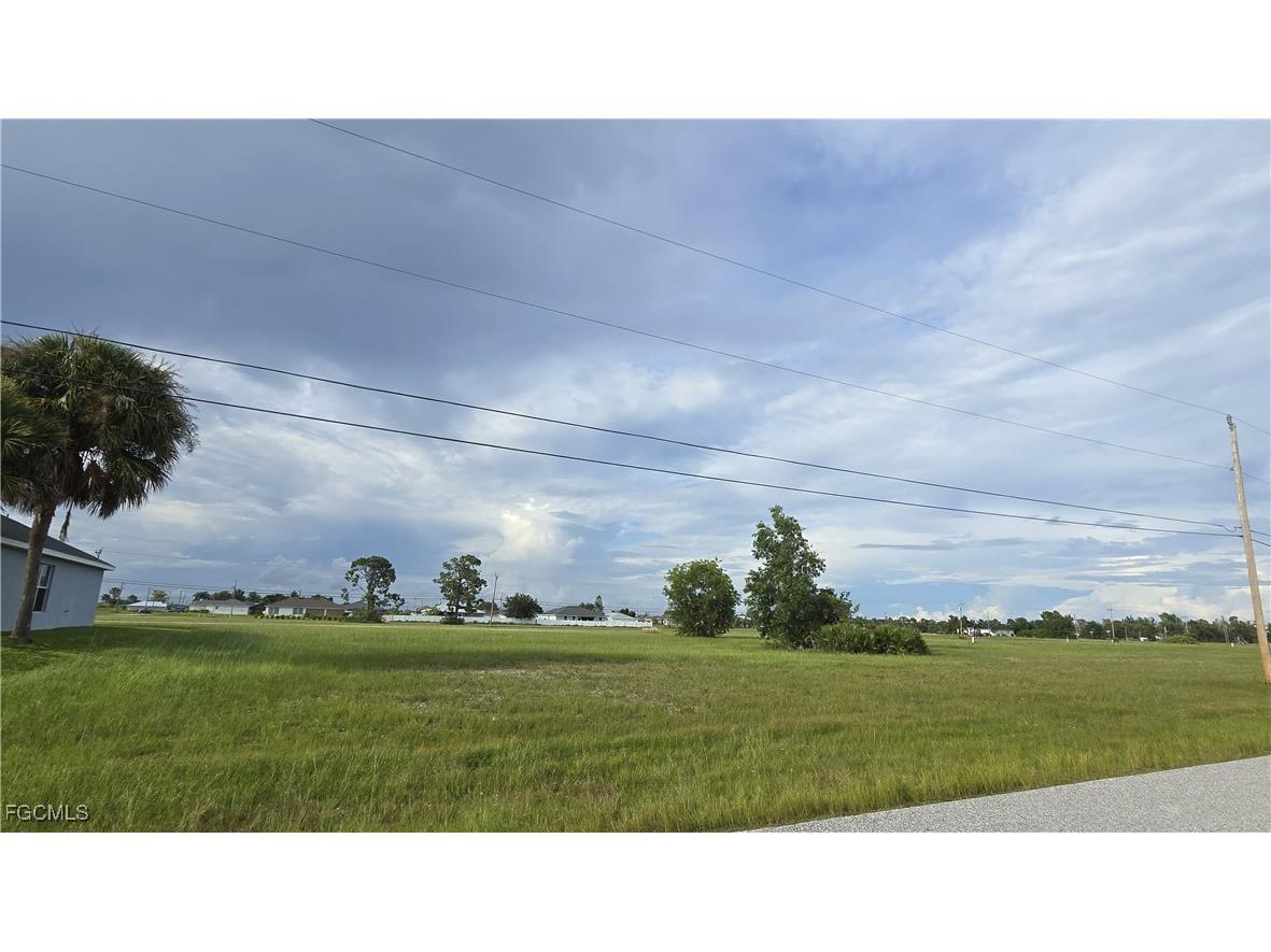 617 NW 15th Terrace Cape Coral FL 33993 2025009229 image4