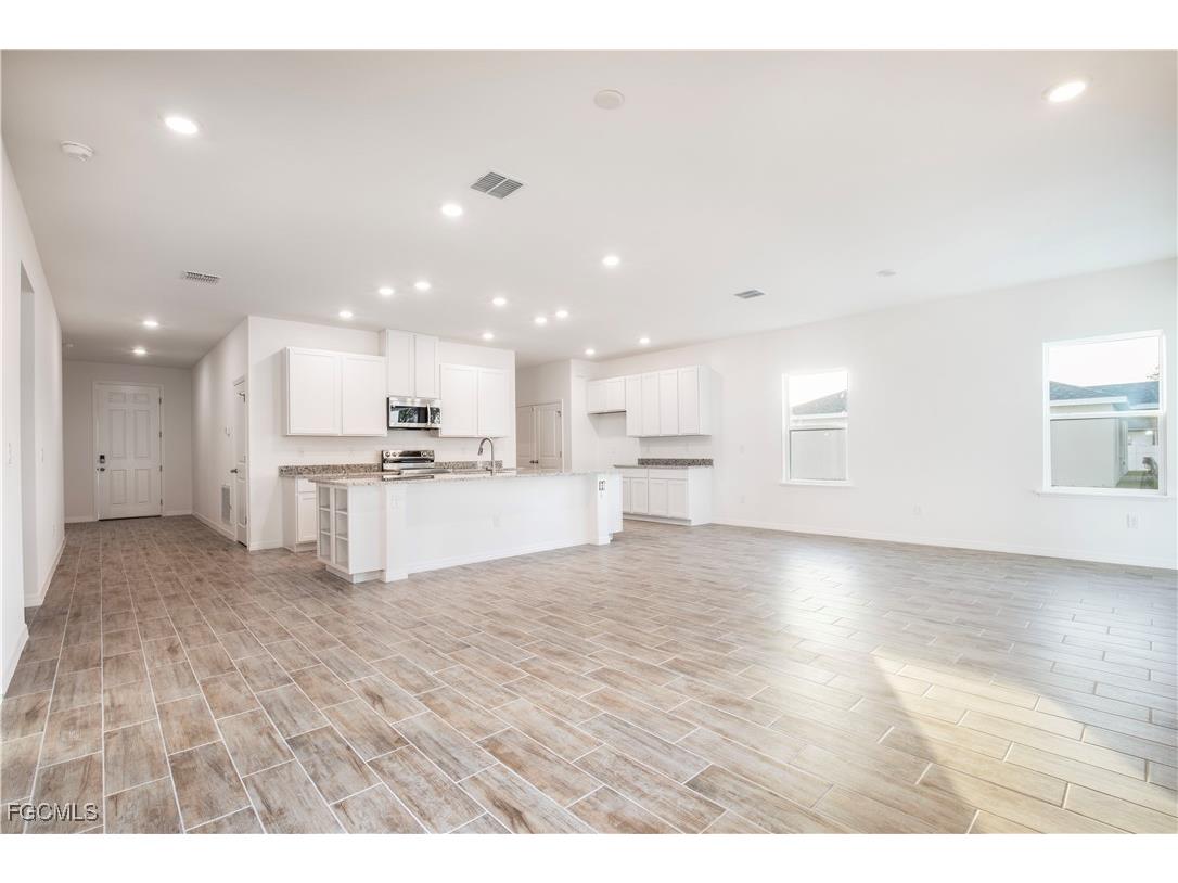 617 SE 3rd Terrace Cape Coral FL 33990 225006987 image2