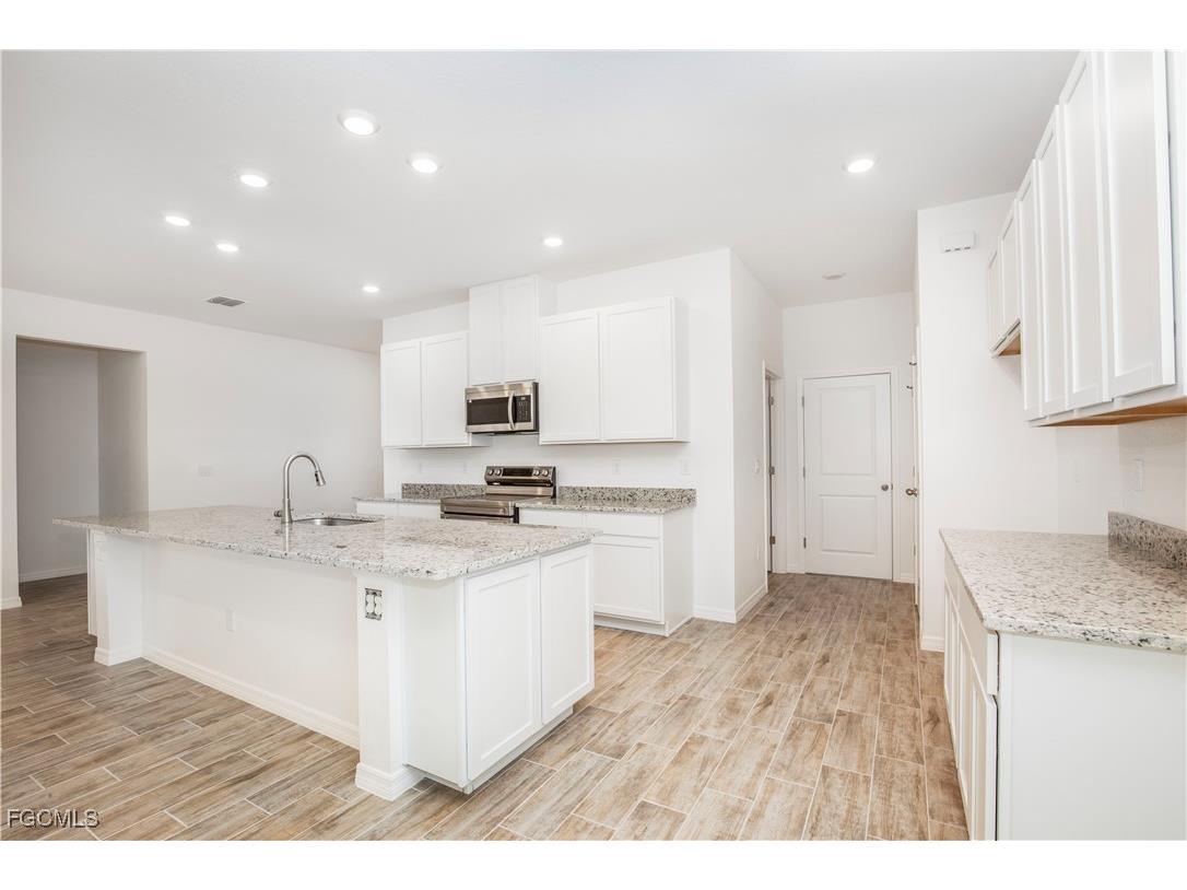 617 SE 3rd Terrace Cape Coral FL 33990 225006987 image7