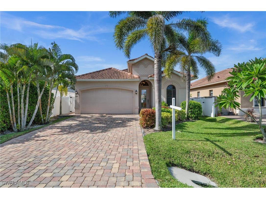 618 103rd Avenue N Naples FL 34108 225063896 image1