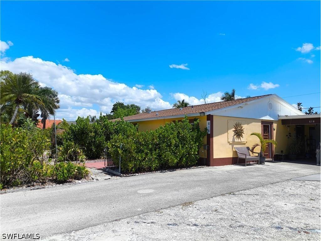 618 107th Avenue N Naples FL 34108 226017130 image1
