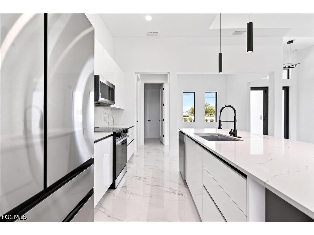 618 NE 12th Street Cape Coral FL 33909 2026025711 image13