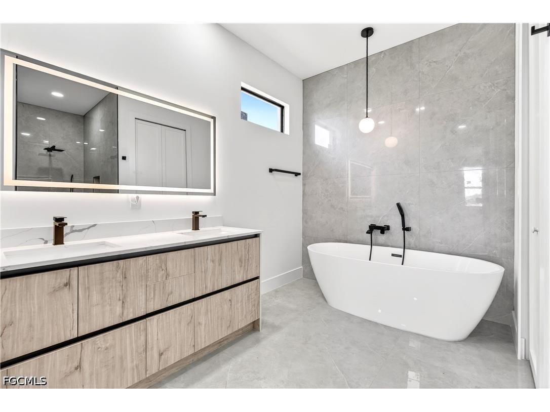 618 NE 12th Street Cape Coral FL 33909 2026025711 image25