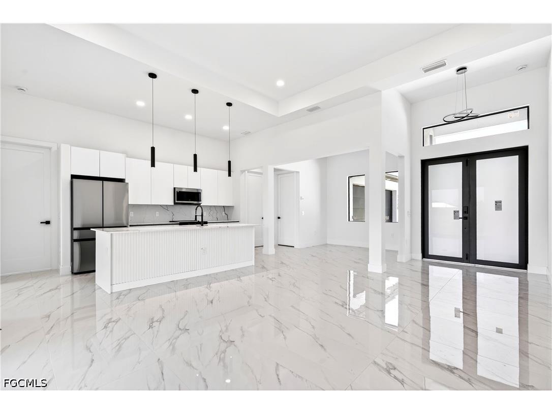 618 NE 12th Street Cape Coral FL 33909 2026025711 image6