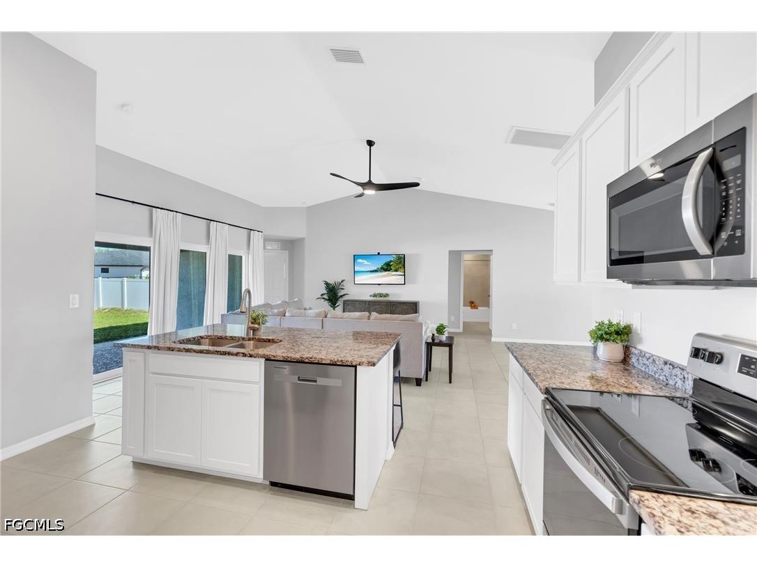 618 NE 2nd Place Cape Coral FL 33909 2026017400 image14