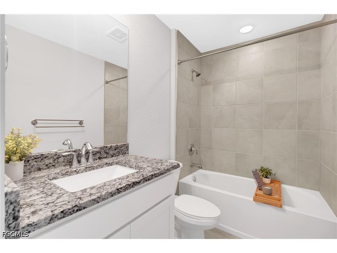 618 NE 2nd Place Cape Coral FL 33909 2026017400 image17