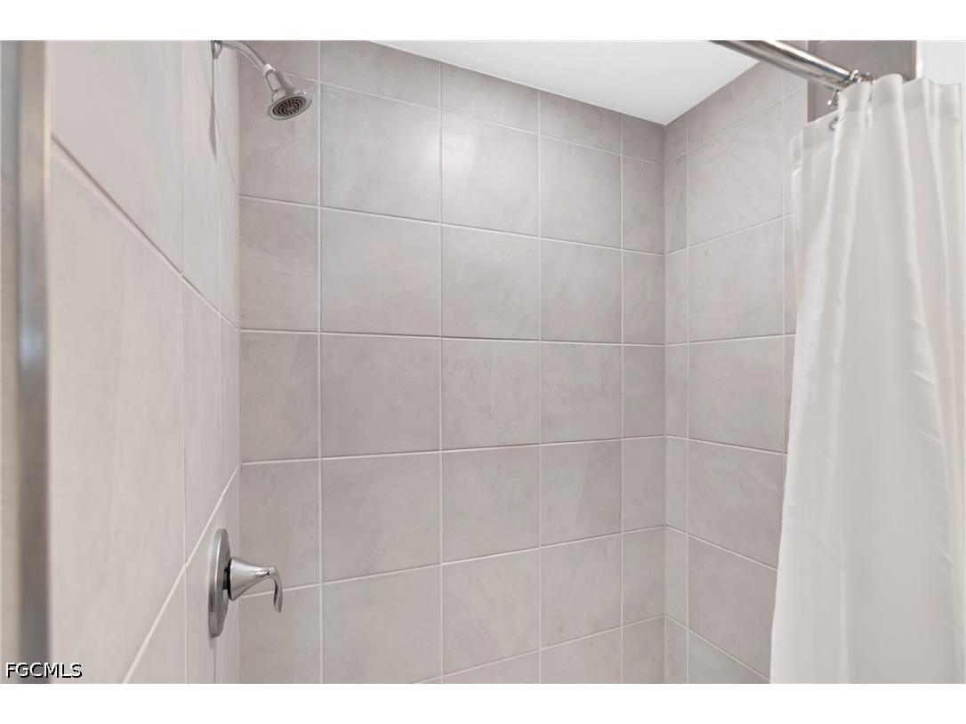 618 NE 2nd Place Cape Coral FL 33909 2026017400 image23