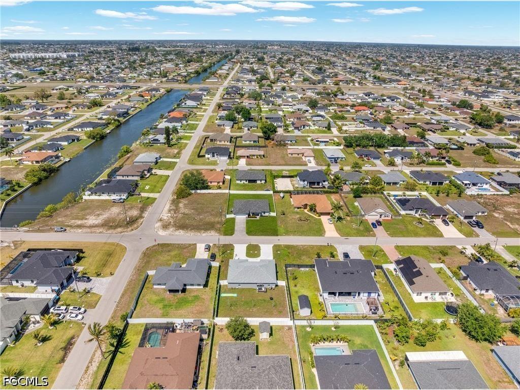 618 NE 2nd Place Cape Coral FL 33909 2026017400 image34