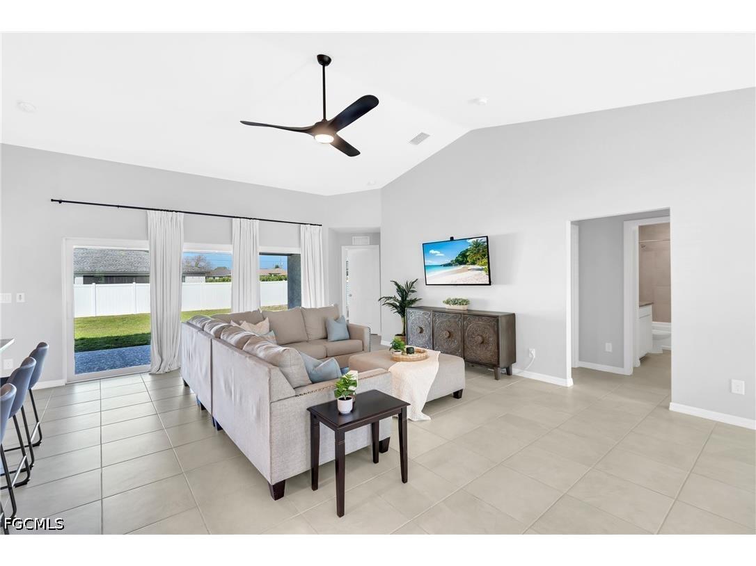 618 NE 2nd Place Cape Coral FL 33909 2026017400 image6