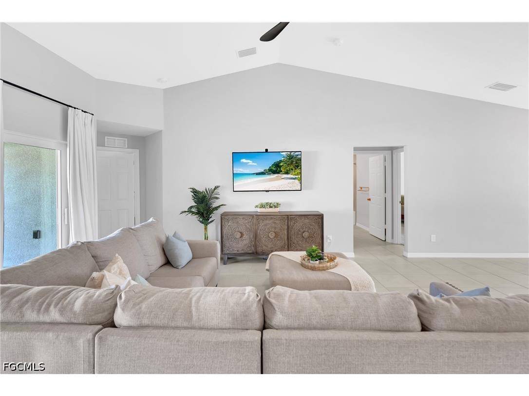 618 NE 2nd Place Cape Coral FL 33909 2026017400 image7