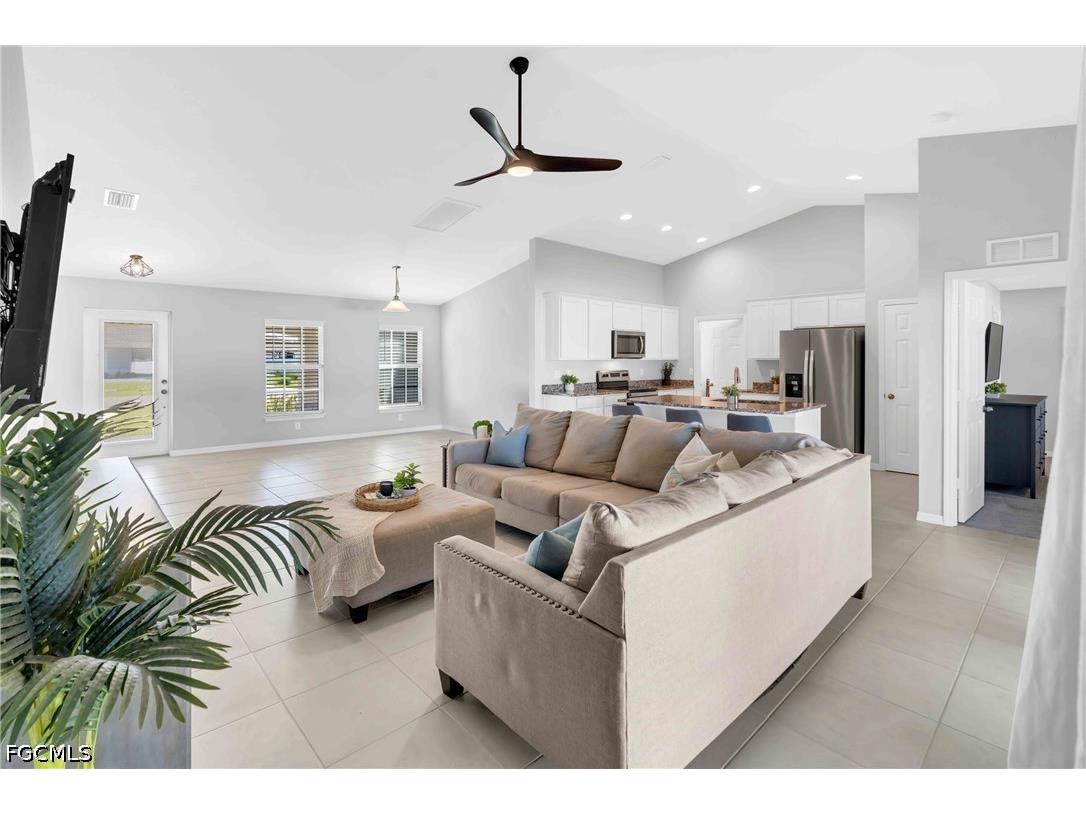 618 NE 2nd Place Cape Coral FL 33909 2026017400 image9
