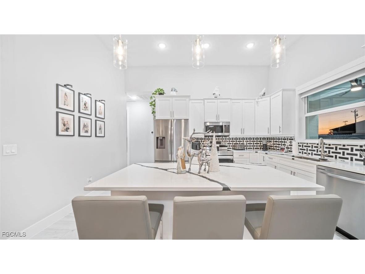 618 NW 7th Place Cape Coral FL 33993 2025023709 image10