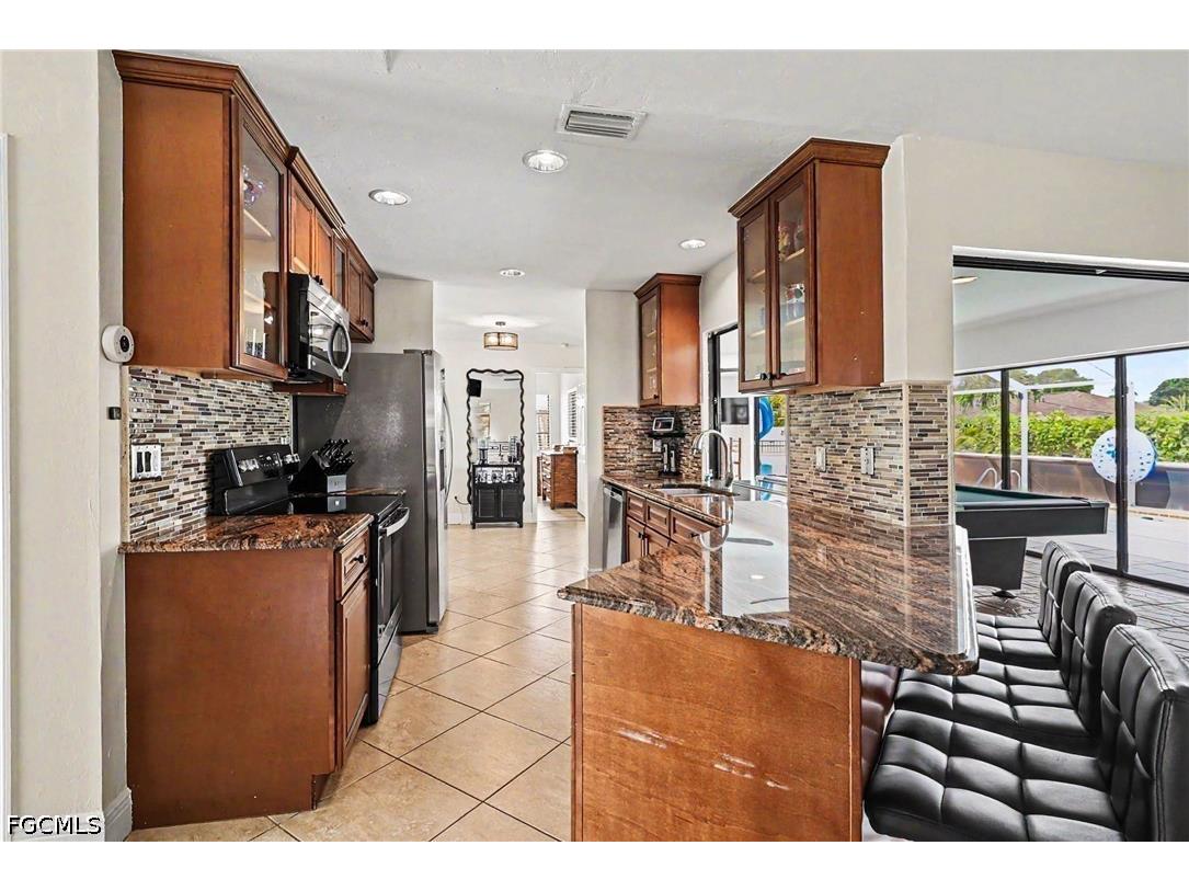 618 SE 11th Place Cape Coral FL 33990 2026024461 image11